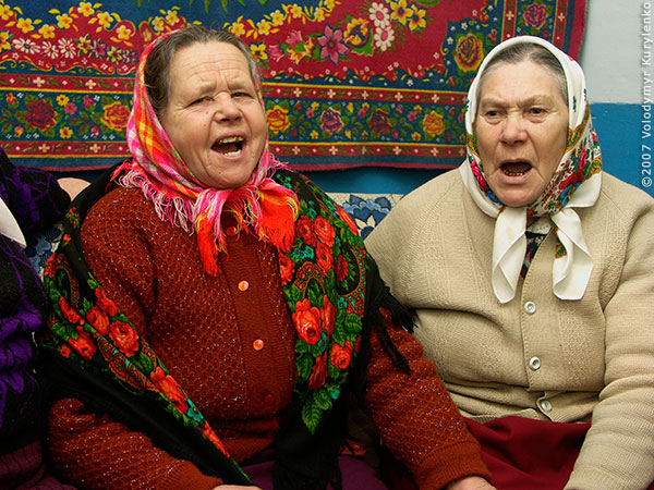 Mutyn village, Krolevets region, Ukraine. Women folk choir. Recording session from March the 4th 2007